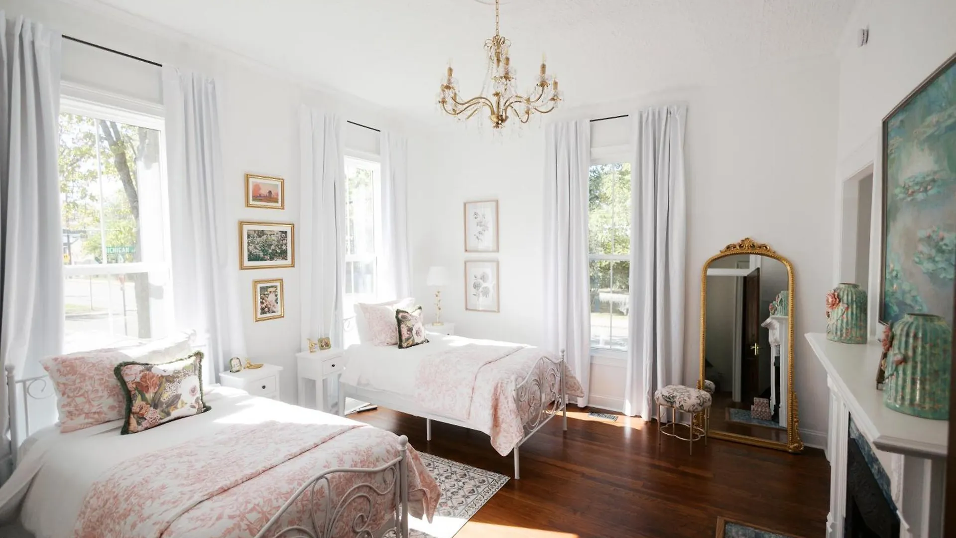 بيت للعطل Historic Home For Groups! 8 Min To Dt! Sleeps 12 ناشفيل